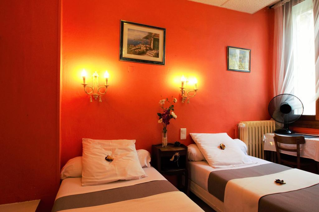 Hotel Innova Cardabella Avignon Chambre photo