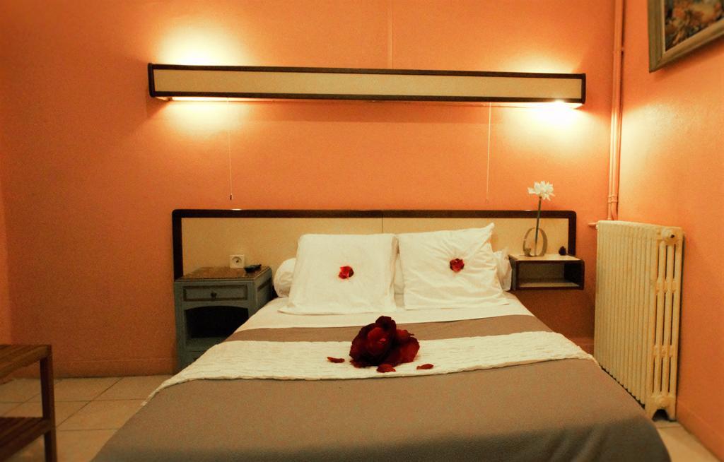 Hotel Innova Cardabella Avignon Chambre photo