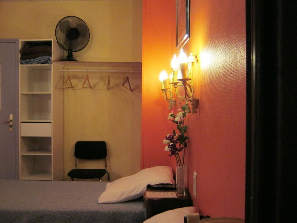 Hotel Innova Cardabella Avignon Chambre photo