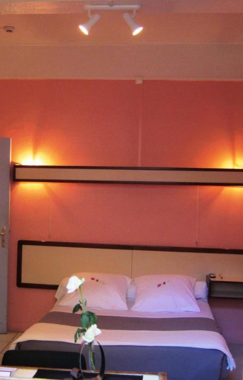 Hotel Innova Cardabella Avignon Chambre photo