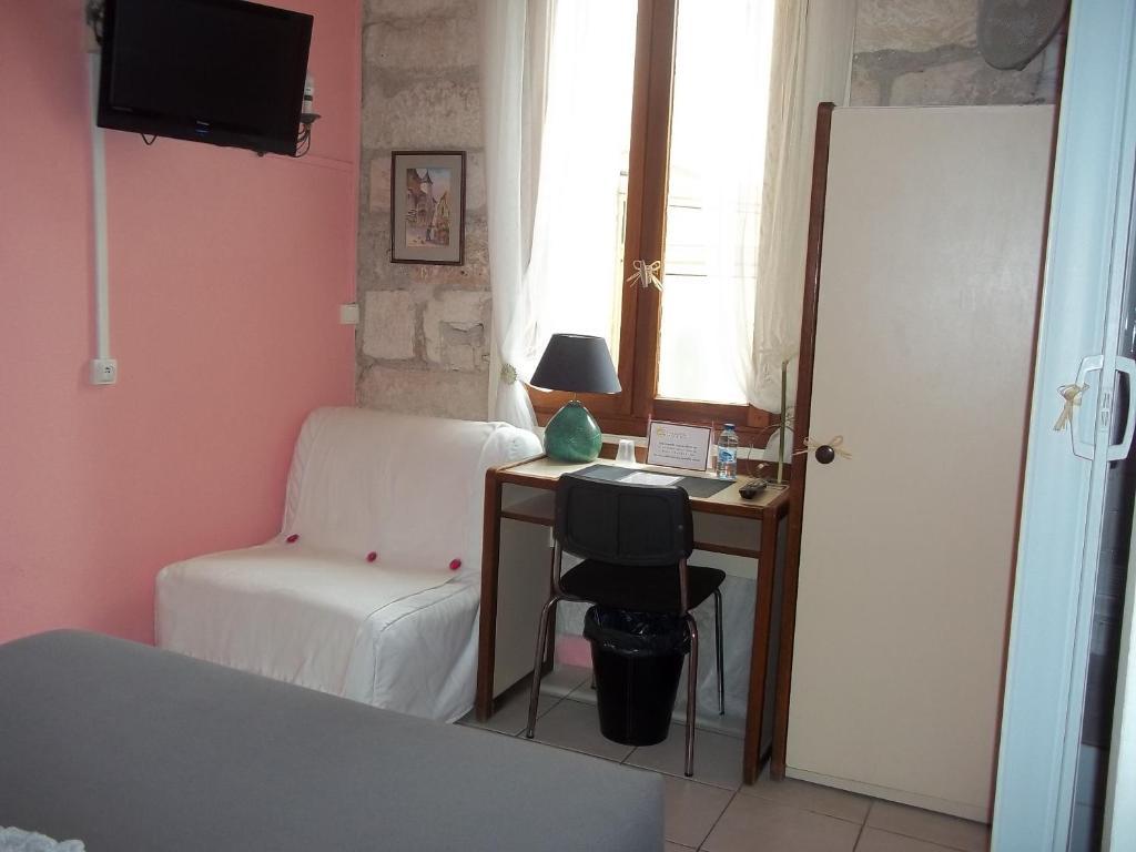 Hotel Innova Cardabella Avignon Chambre photo