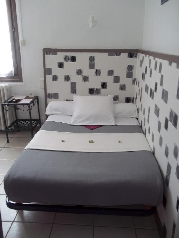 Hotel Innova Cardabella Avignon Chambre photo