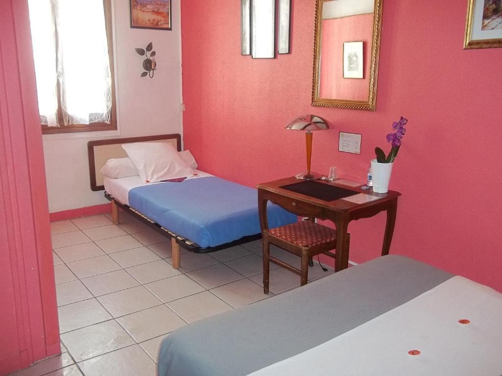 Hotel Innova Cardabella Avignon Chambre photo